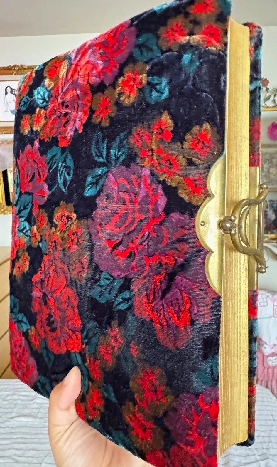 Antique 1890s Victorian Velvet Photo Album w/Family Index Photos Floral Lithos