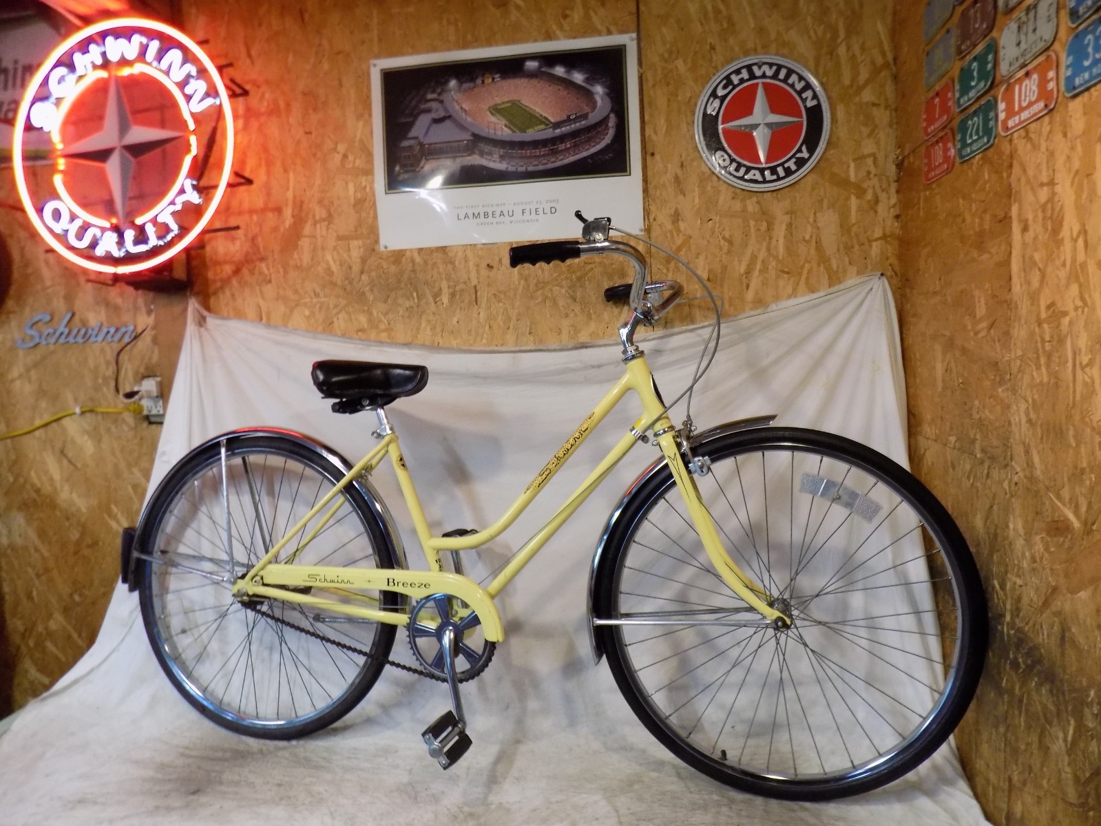 1977 SCHWINN BREEZE LADIES 3-SPEED ROAD CRUISER BIKE COLLEGIATE RACER VINTAGE