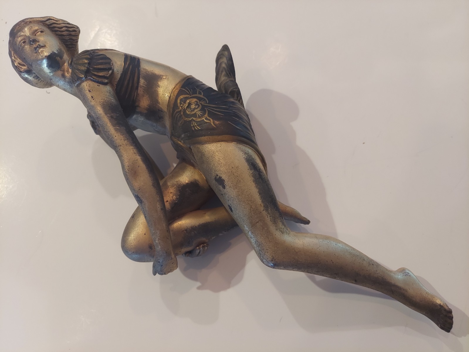 ART DECO 1920\'S BRONZE WOMAN POSING over 2 lbs. 14\