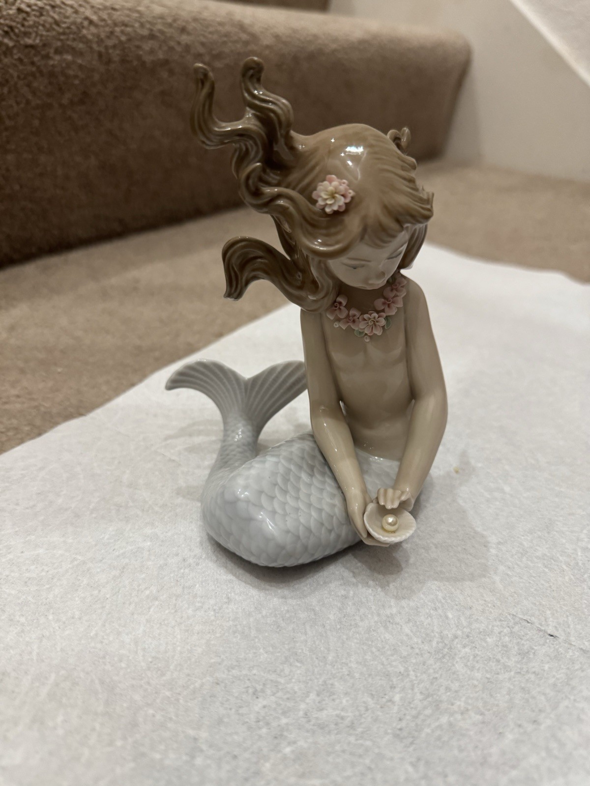 Lladro porcelain Mirage Mermaid Figurine With Pearl In Hand model 1415- 6