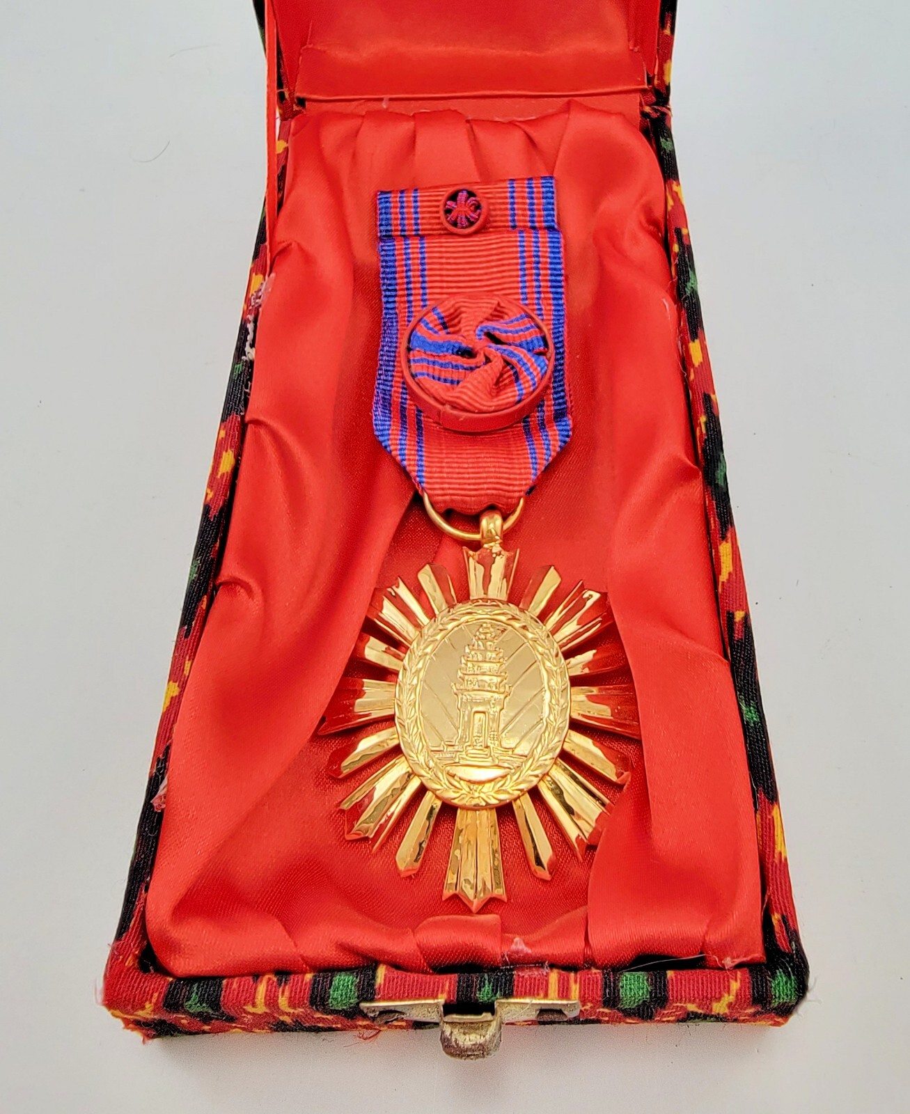 Cambodia Medal of National Independence in Gold with Ribbon, Display Case, CM02a