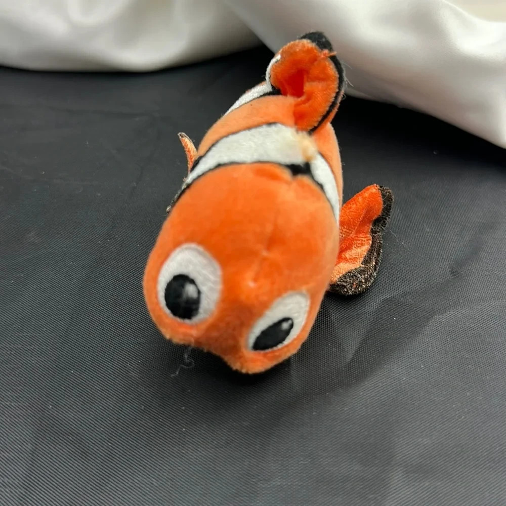 Finding Nemo small plush Nemo doll