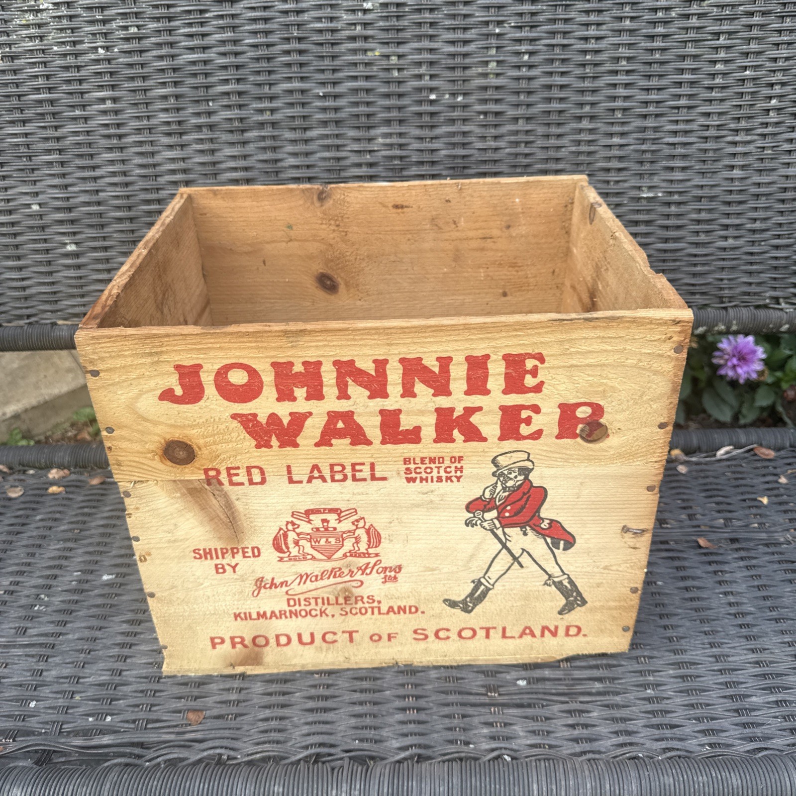 Johnnie Walker, Red Label, Scotch Whisky Wood Crate, Scotland