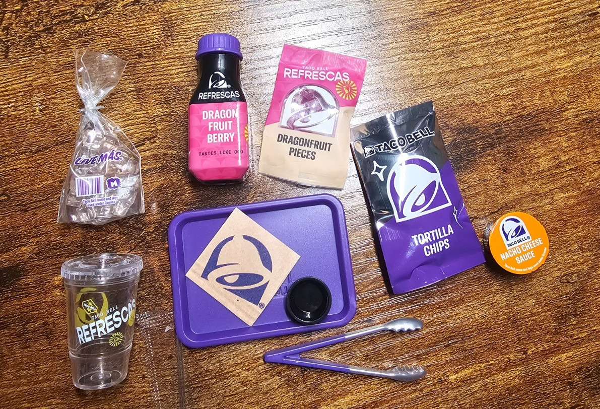 MINI VERSE MAKE IT MINI TACO BELL AGUA REFRESHER & CHIPS NACHO CHEESE