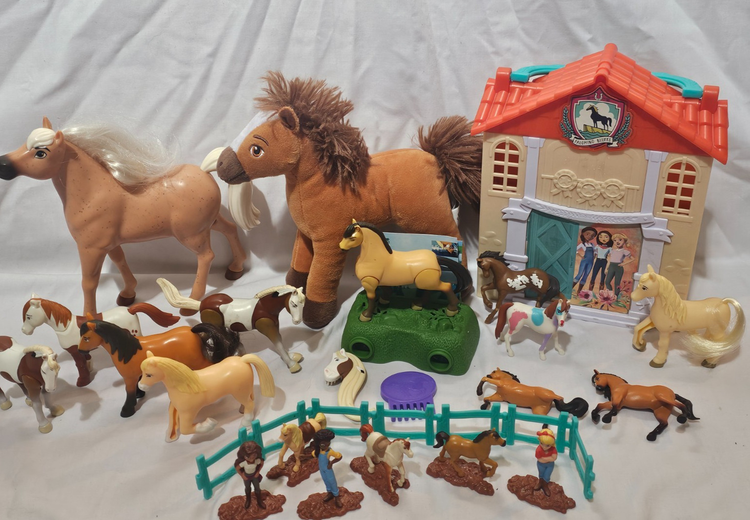 LOT Netflix SPIRIT Horse RIDING FREE Stallion PLAYSET Plush FIGURES McDonalds