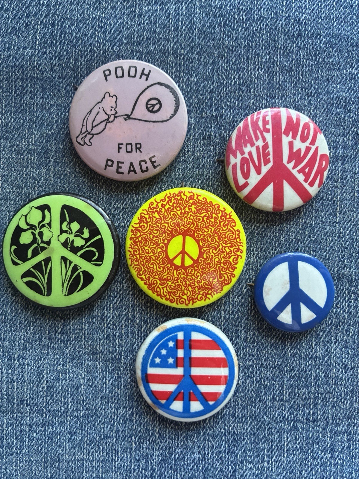 N.O.S. 60\'s ANTI-WAR,  PEACE SIGN PROTEST, 6 Pinback Button Badge Collection
