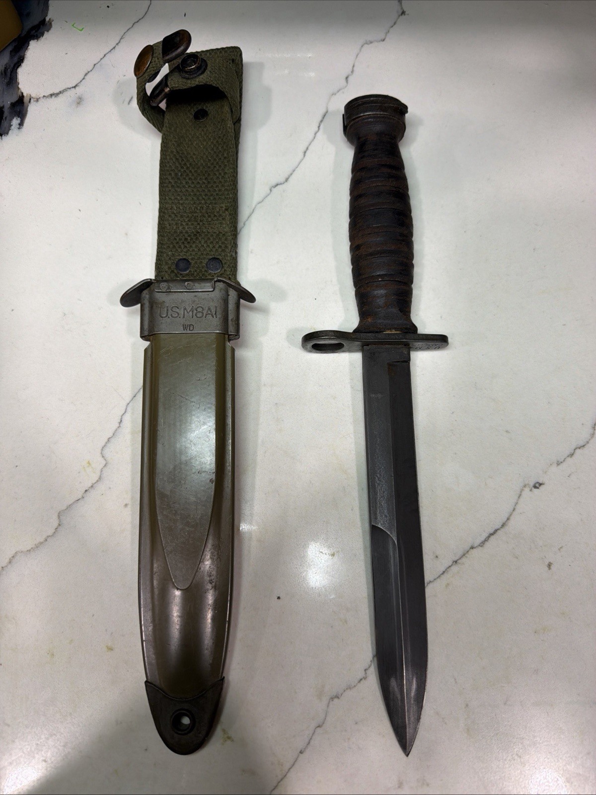 Original Bayonet U.S.M4 Camillus for the M1 Carbine
