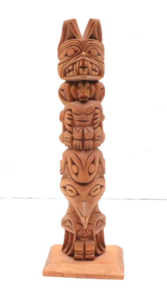 VTG Ray Williams Carved Signed 10.75\