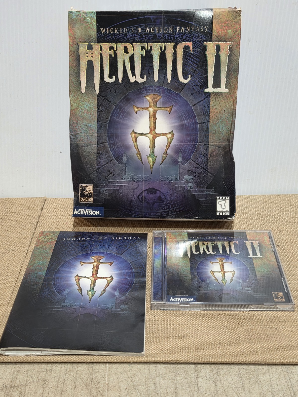 Heretic II 2 PC CD ROM Windows 95 98 W/ BOX