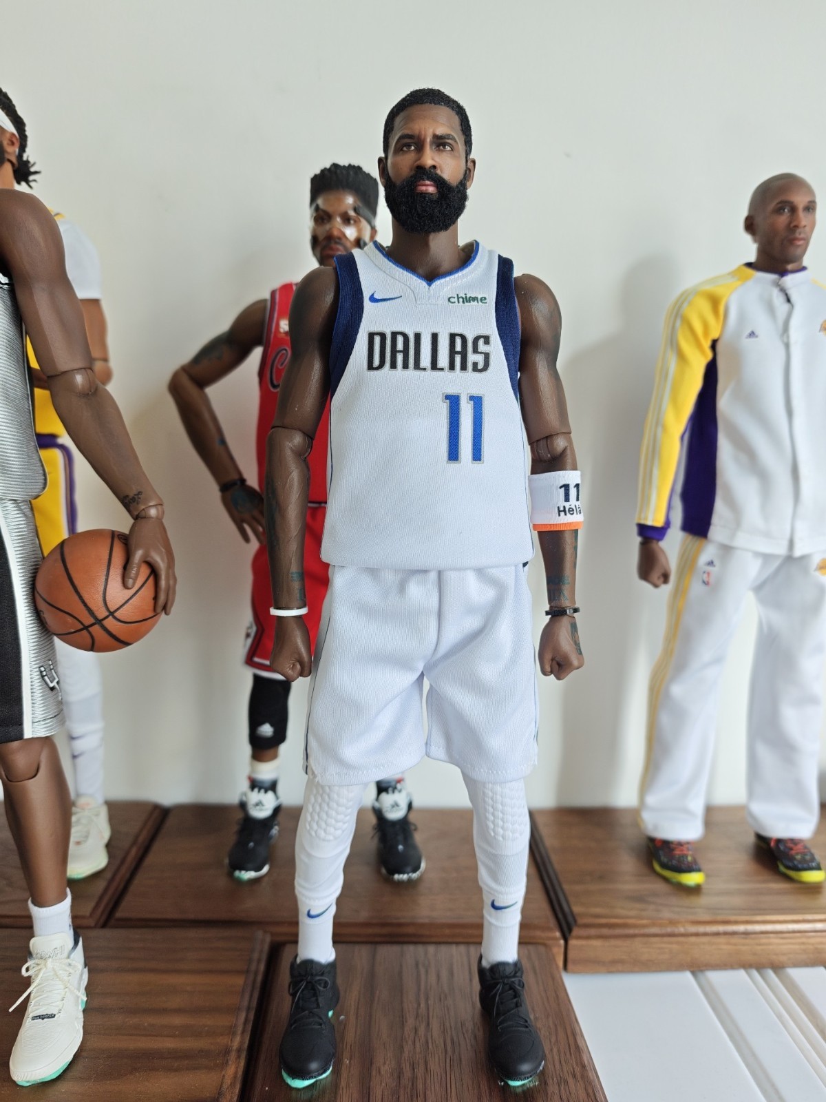 aom custom 1/6 Kyrie Irving