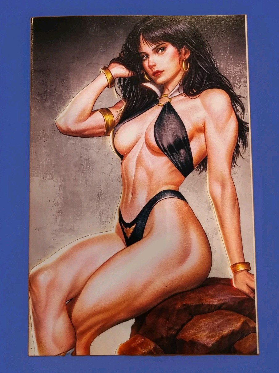 Vampirella Armageddon #12 Borges SDCC Black Suit Virgin Variant LE150 Dynamite 