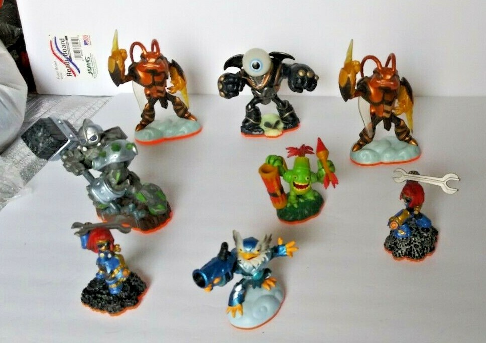 SKYLANDER FIGURE LOT.  2012 ACTIVISION PLAYABLE FIGURES
