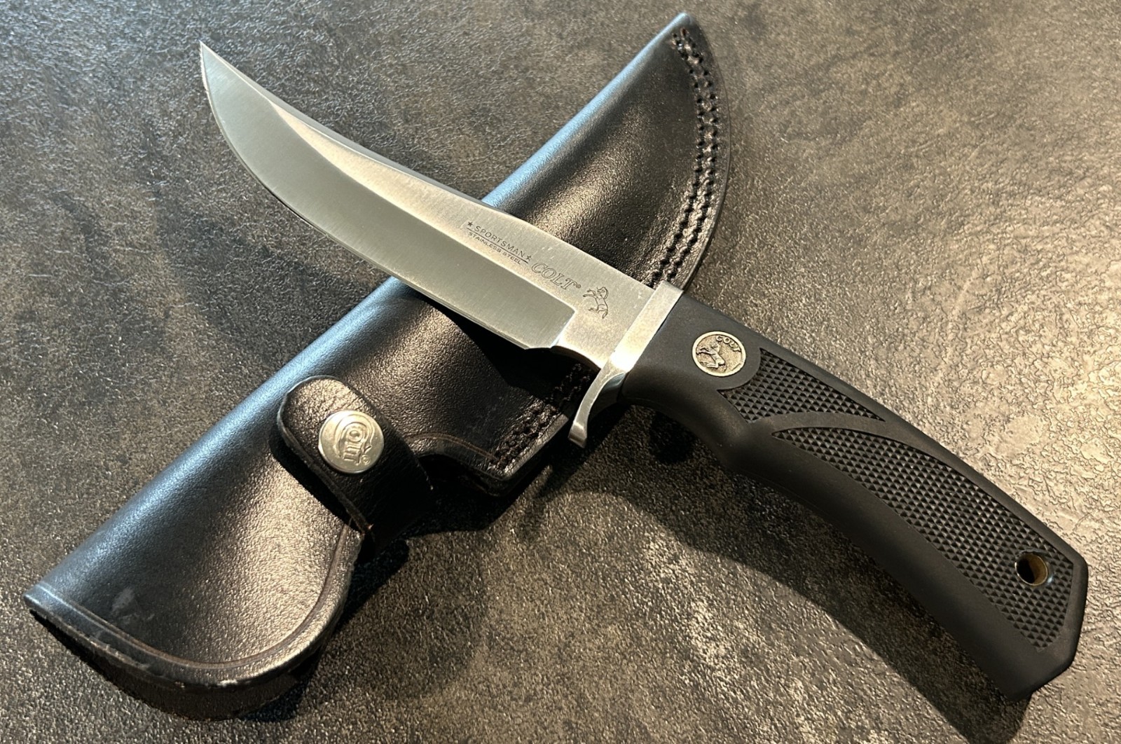 Vintage 2002 Colt CT4 Sportsman Fixed Blade Hunting Knife UCC Pristine w/ Sheath