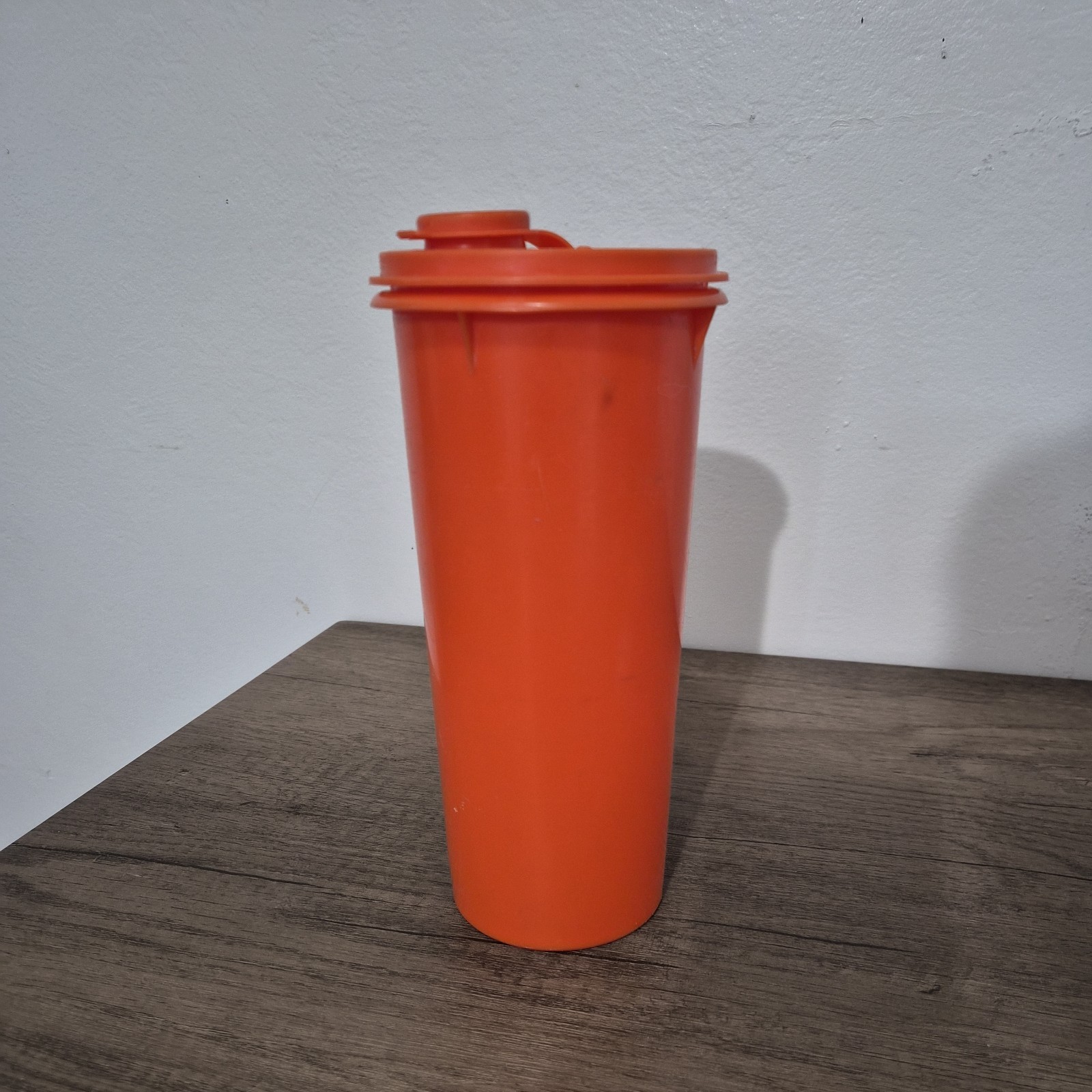Tupperware Slim Orange Tall Liquid Container(262-3) with Flip Top Lid(603-4) Vtg