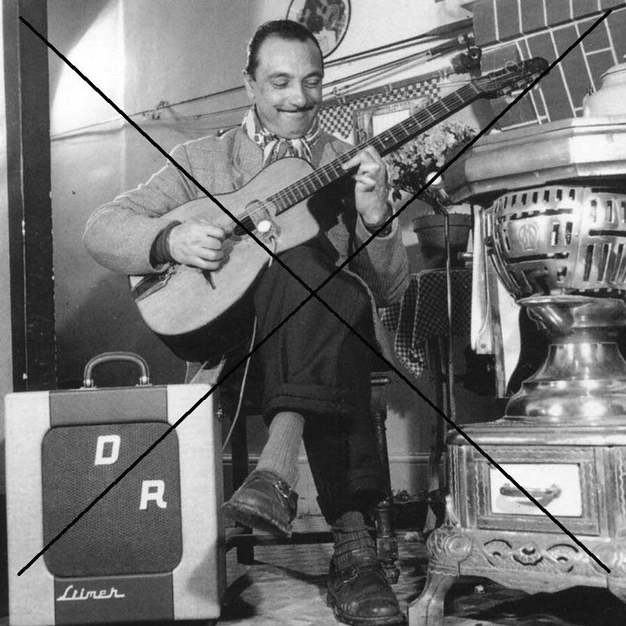 DJANGO REINHARDT PHOTO