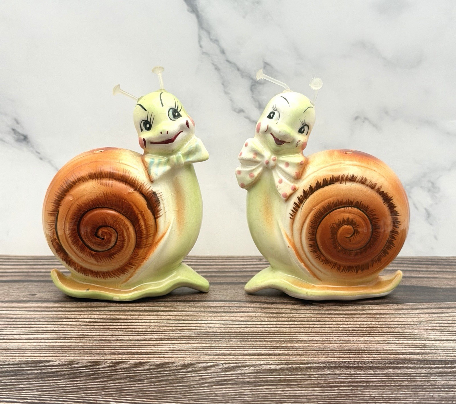 Vintage Enesco Japan Snappy the Snail Anthropomorphic Salt & Pepper Shaker Set