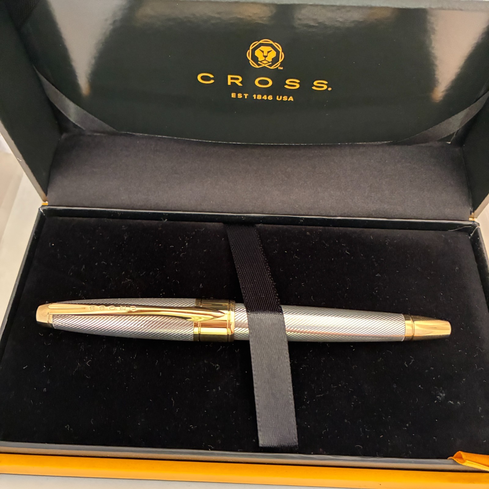 Cross apogee Sterling Silver Fountain Pen - 18kt Gold Nib