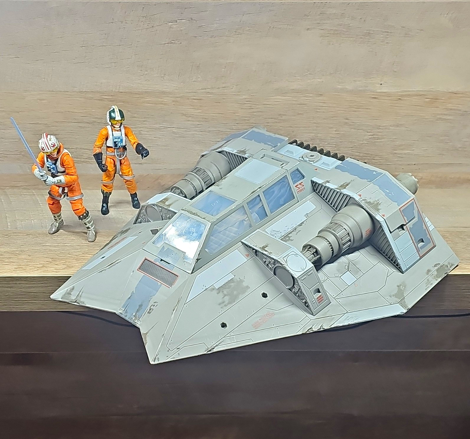 Star Wars Black Series 1:12 Snowspeeder w/ Luke and Wedge Antillies
