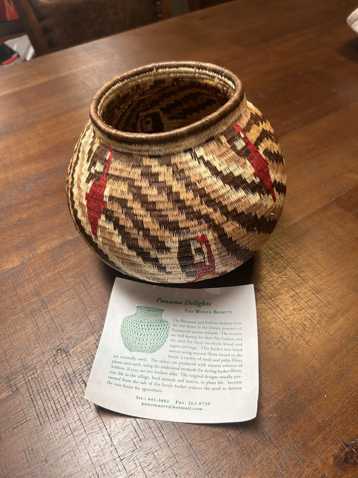 LARGE 9 INCH DIAMETER WOUNAAN EMBERA PANAMA HANDWOVEN BASKET PARROTS MOTIF