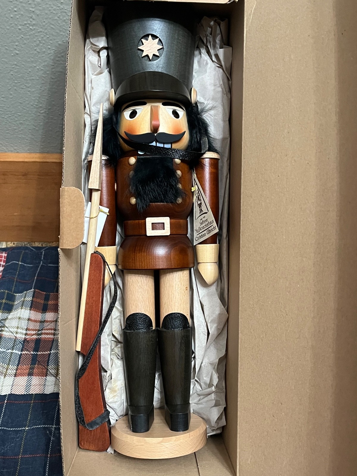 New in Box Christian Ulbricht German Soldier Nutcracker Rifle 17
