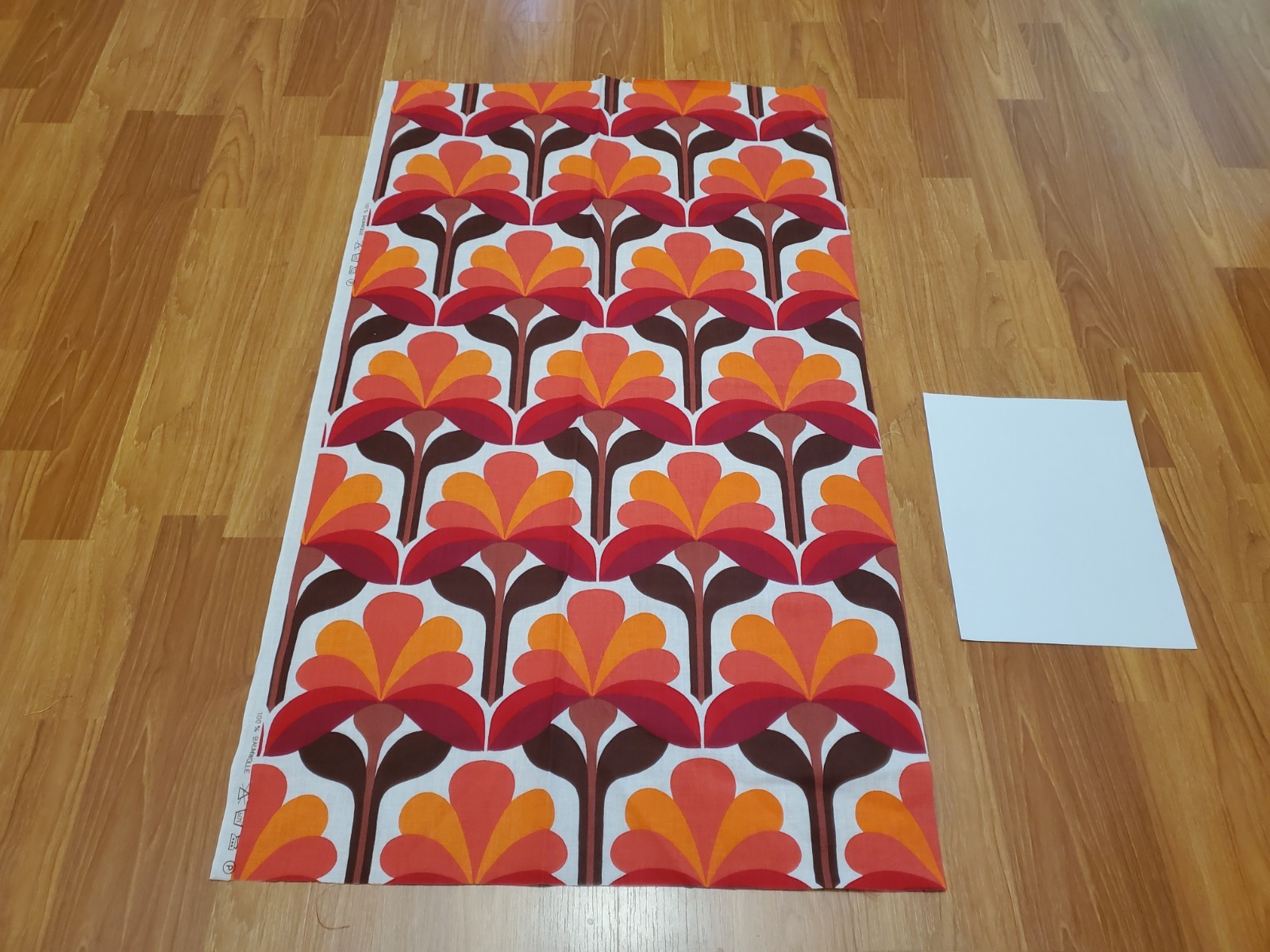 Awesome RARE Vintage Mid Century retro 70s Org Pnk Red Tall Blossoms fabric WOW