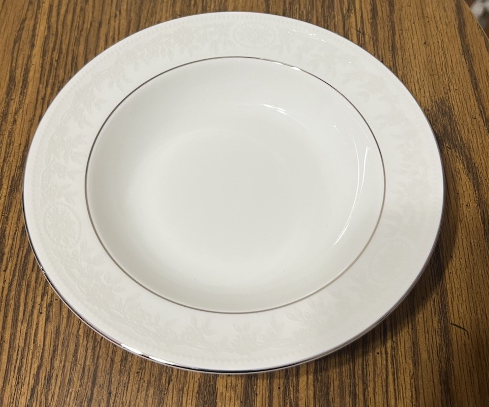 Wedgwood St. Moritz Rimmed Soup Bowl
