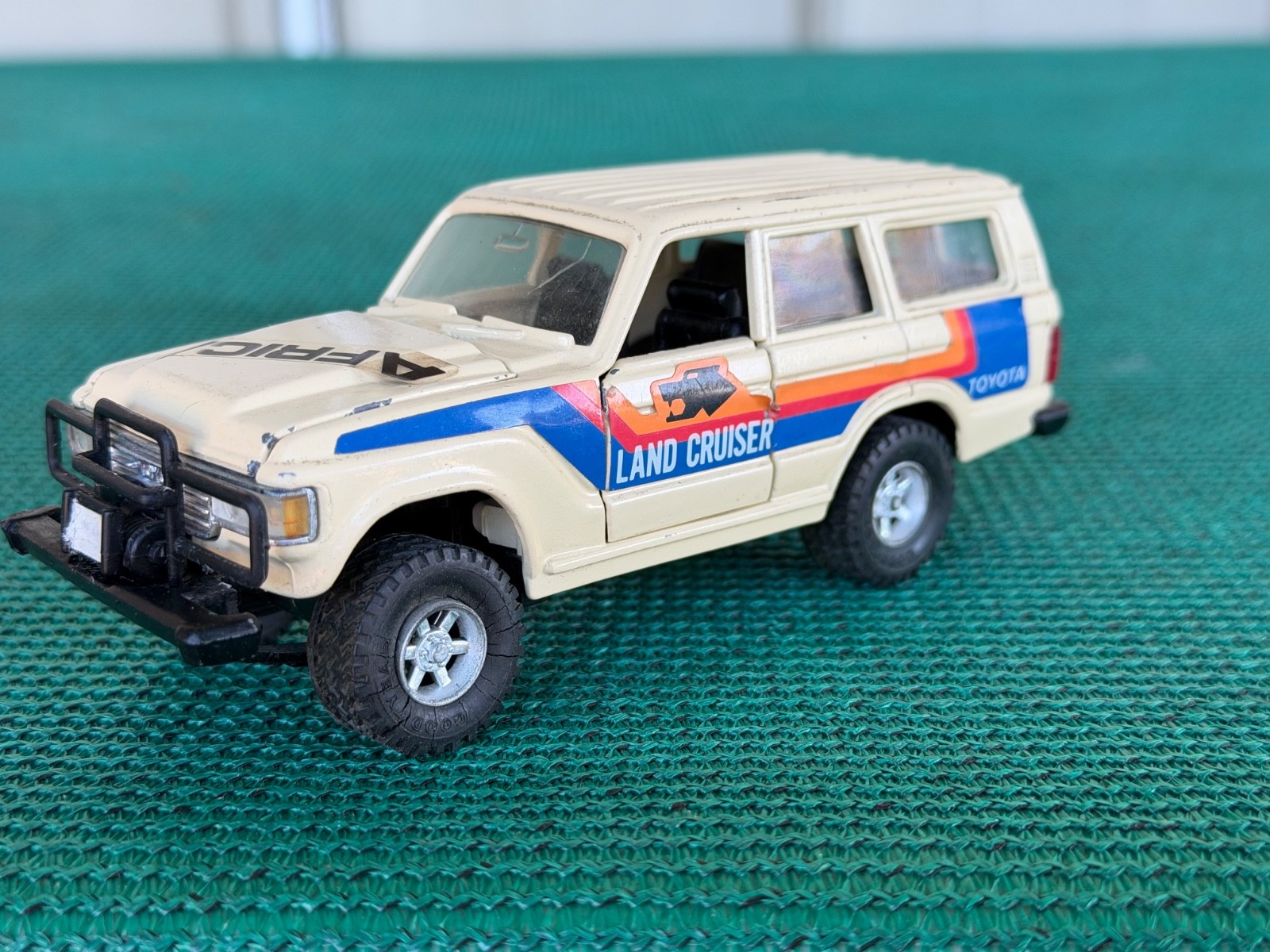 Toyota Landcruiser Africa Safari Diecast Yonezawa Diapet No. 011 Made in Japan