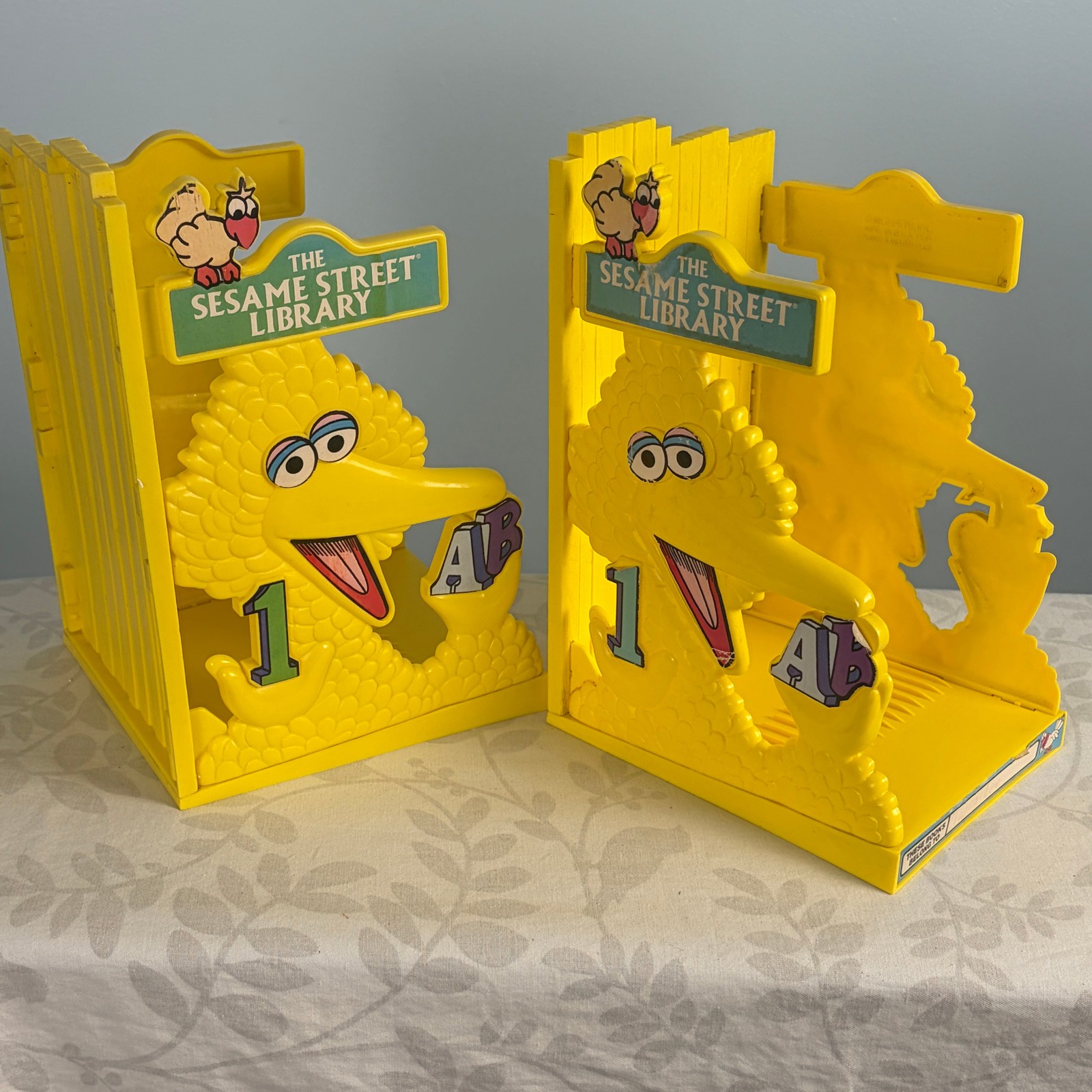 Two Sesame Street Library Bookends Bookshelves Vintage 70s 80s Kidcore Big Bird