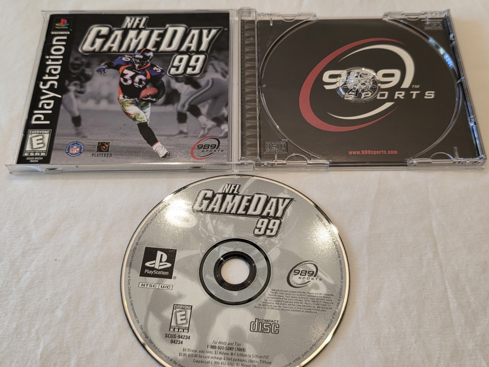 NFL Game Day 99 PlayStation 1 PS1 CIB w/ Reg Card Black Label Complete Mint