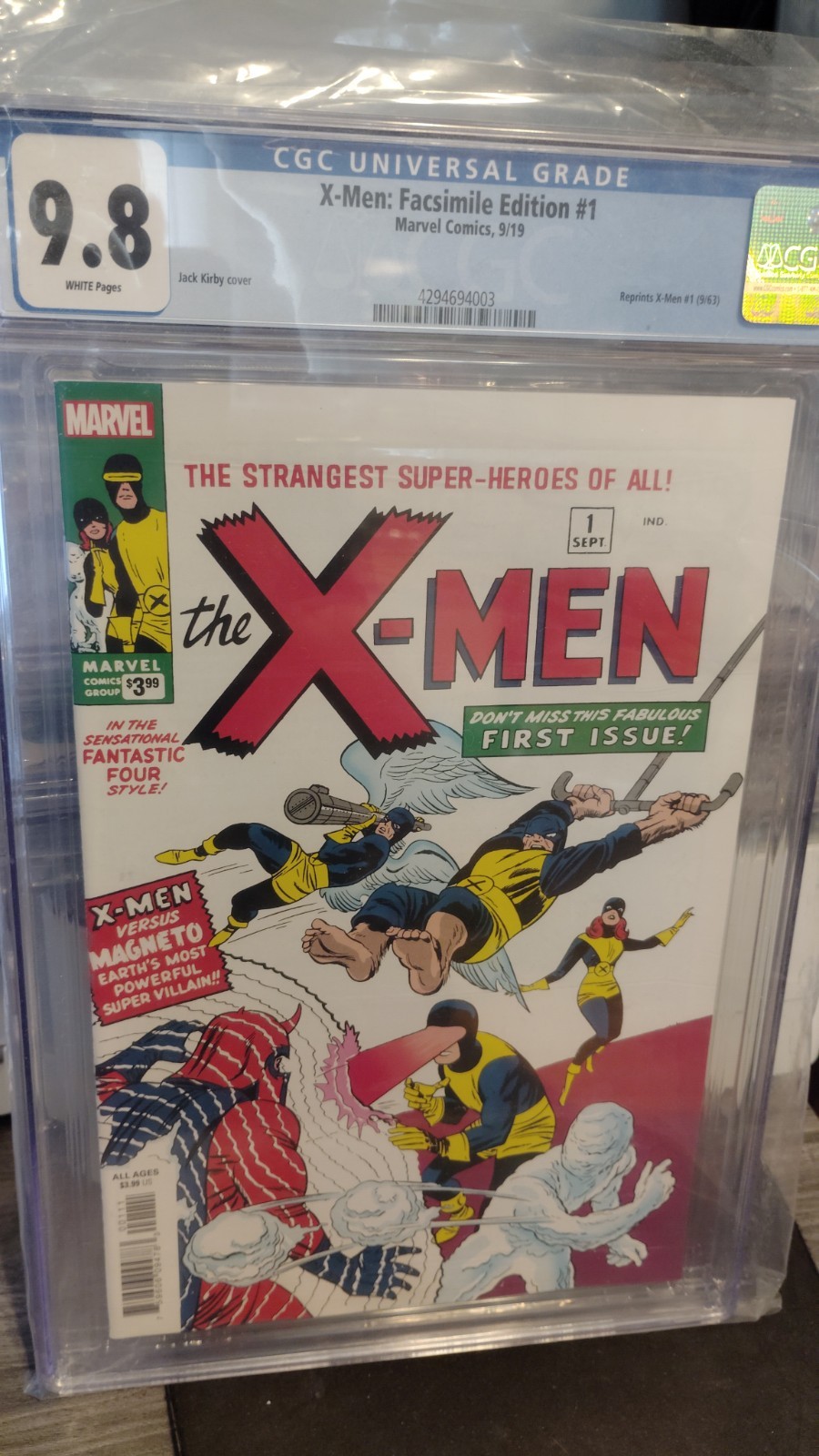 X-Men 1 Facsimile Edition 2019 CGC 9.8 White Pages + magnet🔥🔥🔥🔥🔥🔥🔥🔥🔥