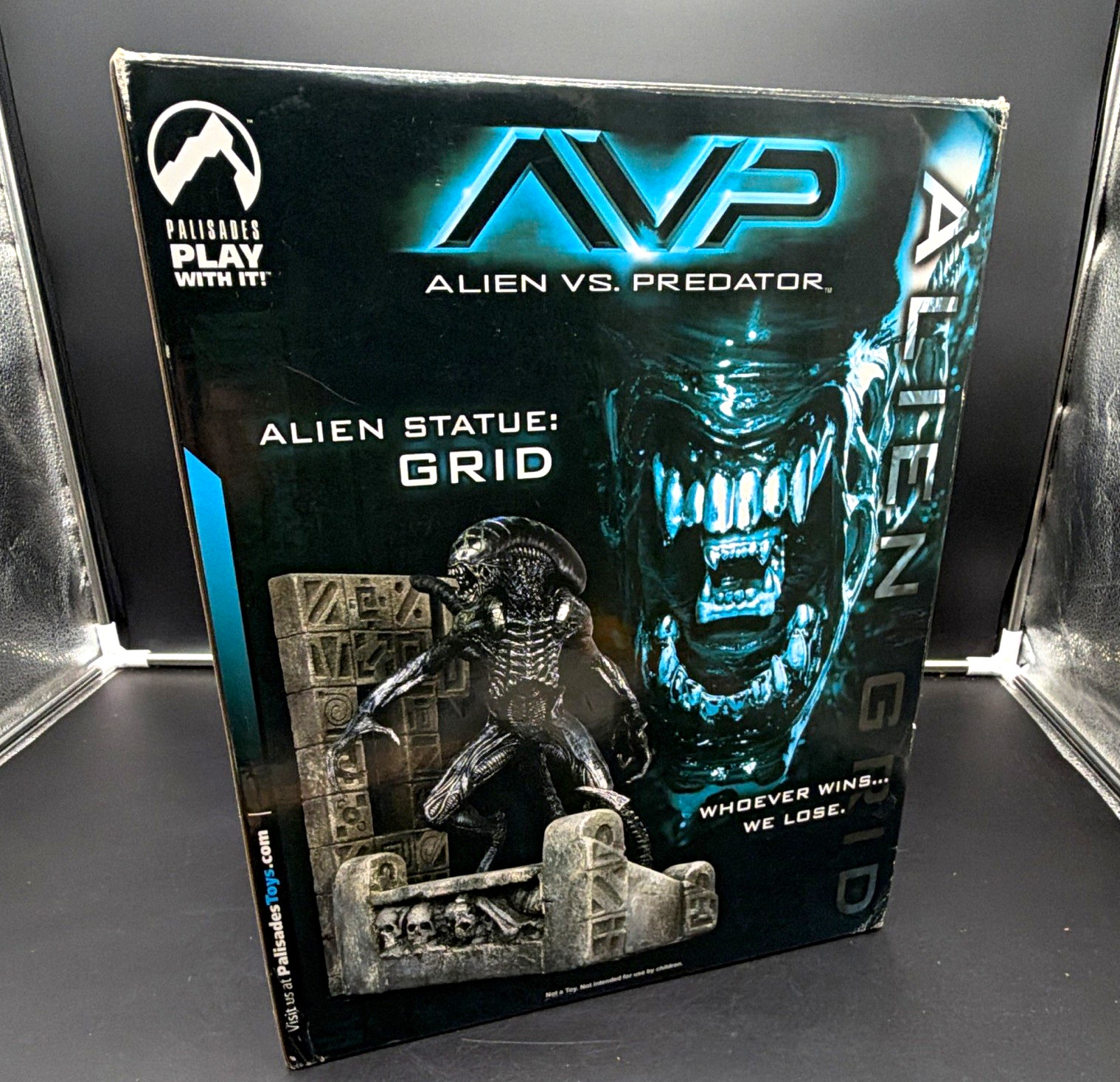 Palisades Toys AVP Alien vs Predator Grid Alien Statue Limited Edition 2004 NIB 