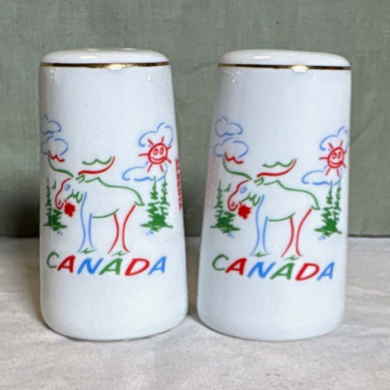Vintage Canada Banff Alberta Souvenir Salt & Pepper Shaker Set of 2 Ceramic