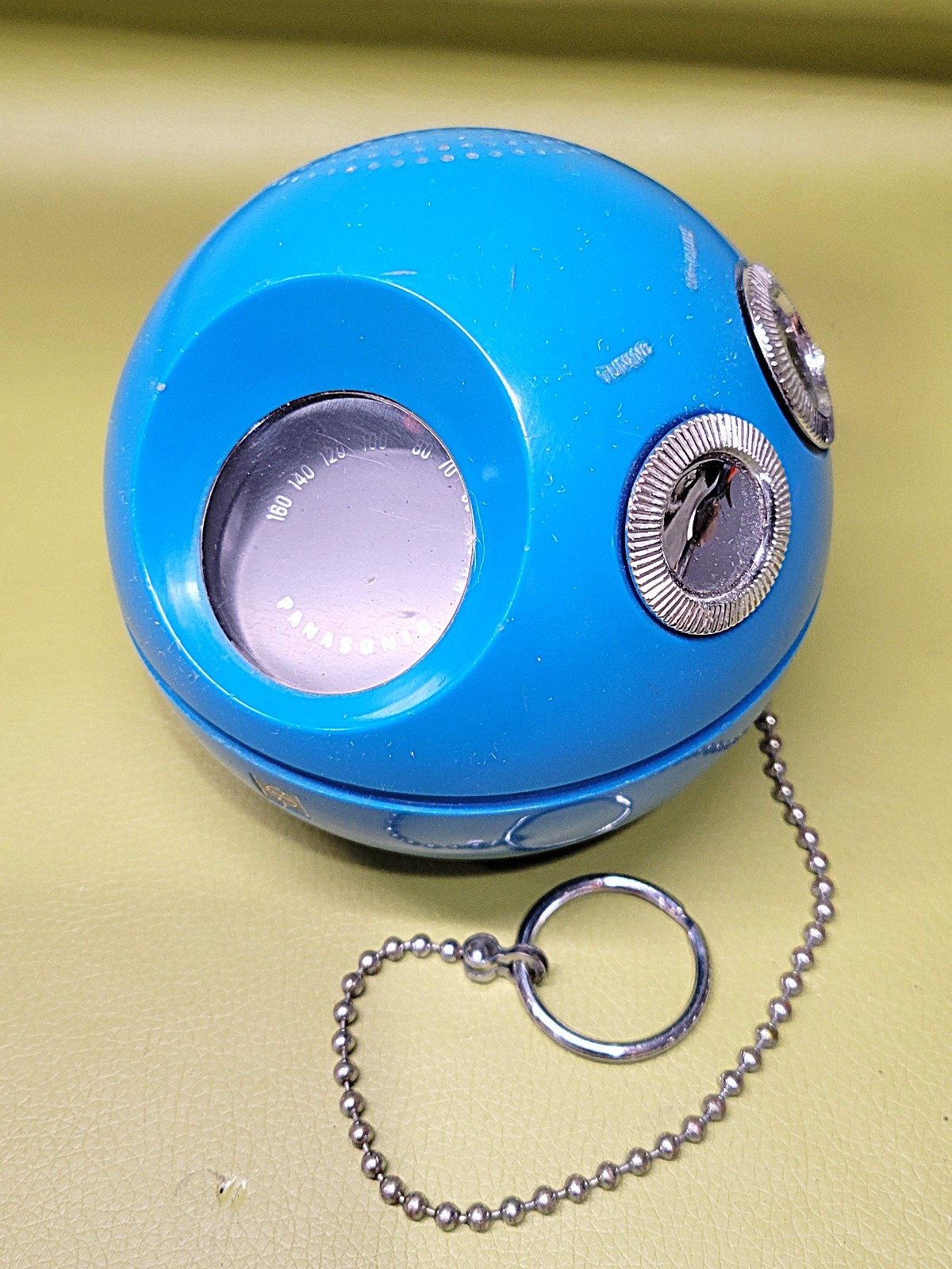 VINTAGE 1970s BLUE PANASONIC BALL R-70 PANAPET TRANSISTOR RADIO - WORKING