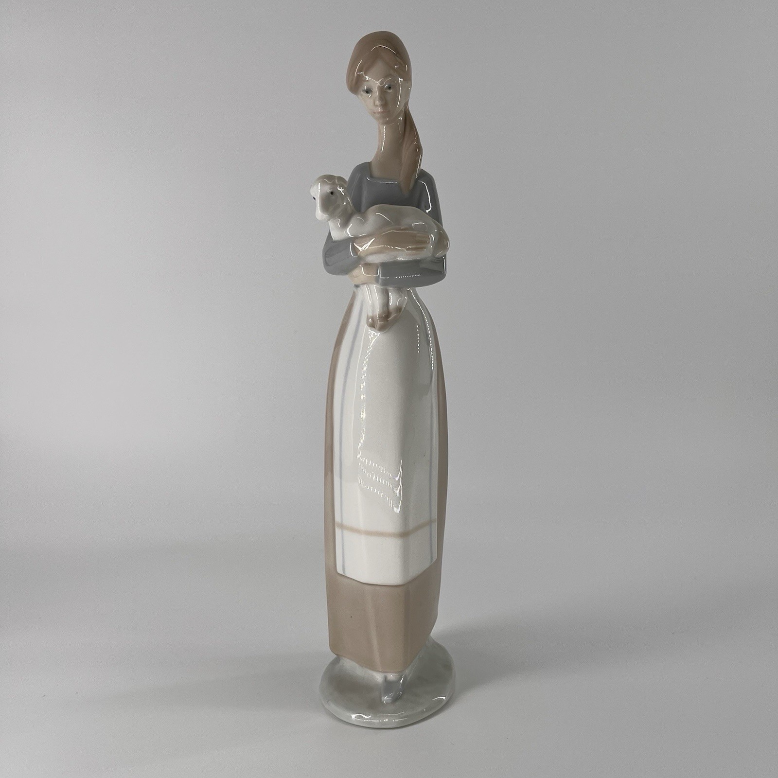 Lladró Porcelain Figurine \