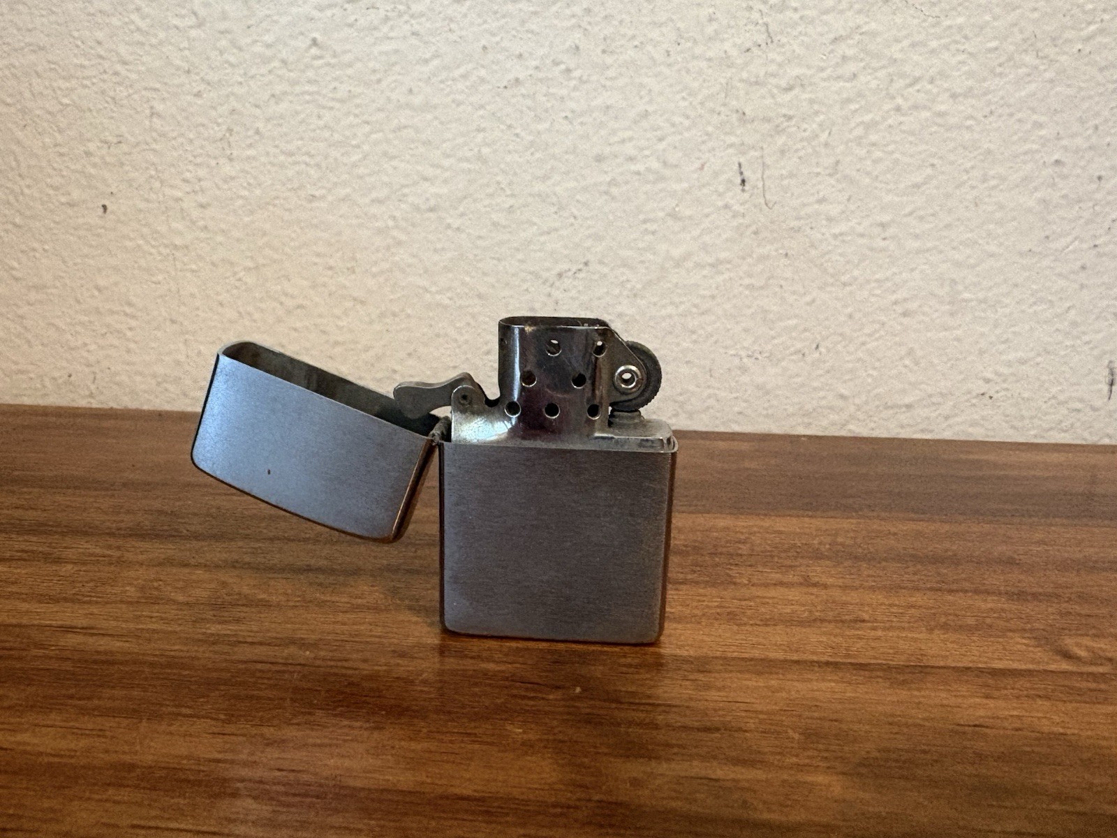 Vintage 1950s ZIPPO Lighter 2517191 Pat Pending w/ Original insert