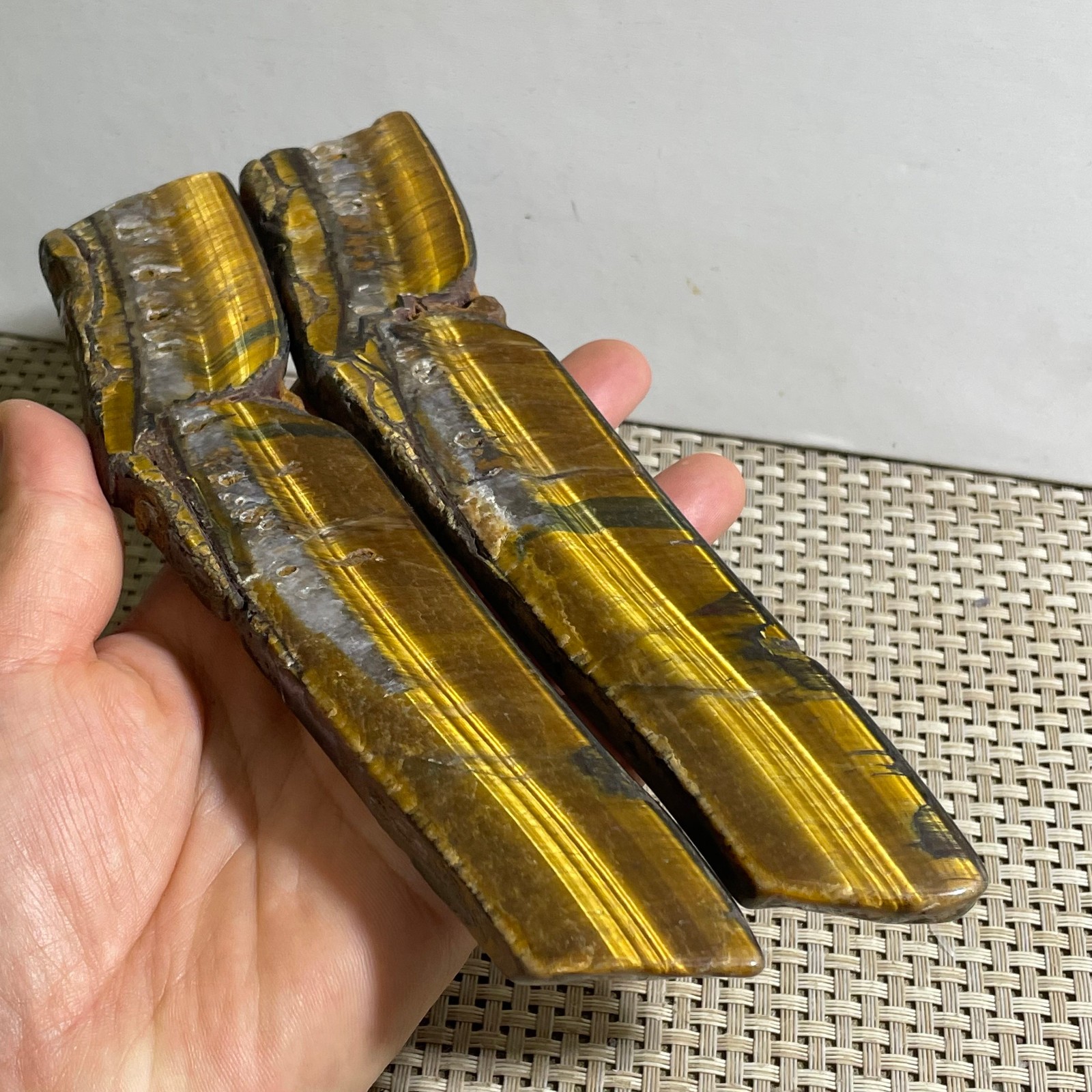 283g Natural tiger\'s-eye Rough Raw Stone Rock Specimen Reiki healing 2pcs