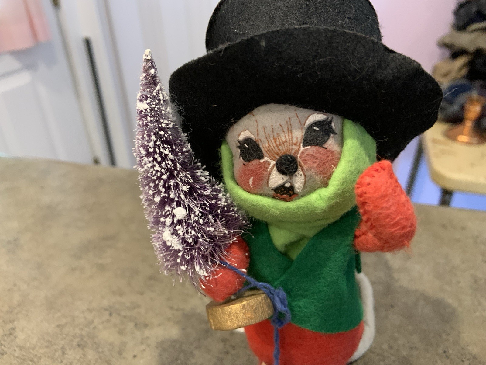 Vtg Annalee 1994 Christmas Caroling Mouse W/Tree And Tag Made In USA