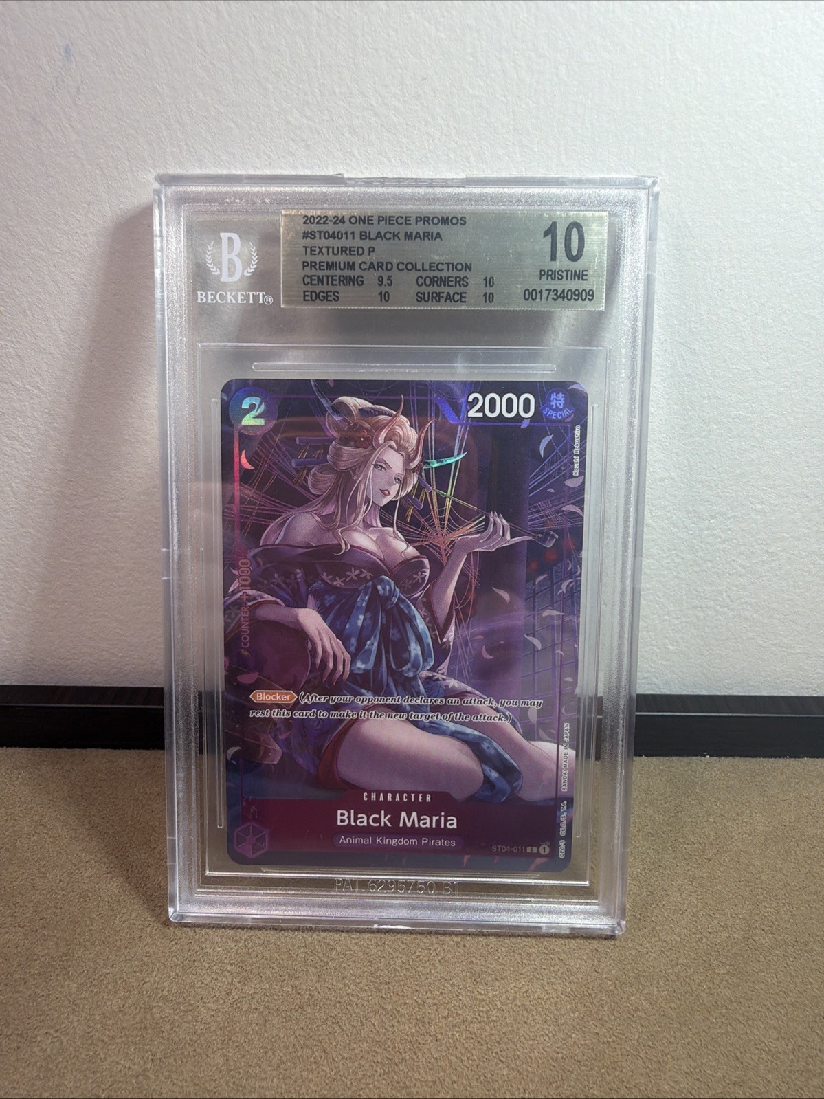 2022-24 ONE PIECE PROMOS TEXTURED P PREMIUM CARD COLL. BLACK MARIA BGS 10