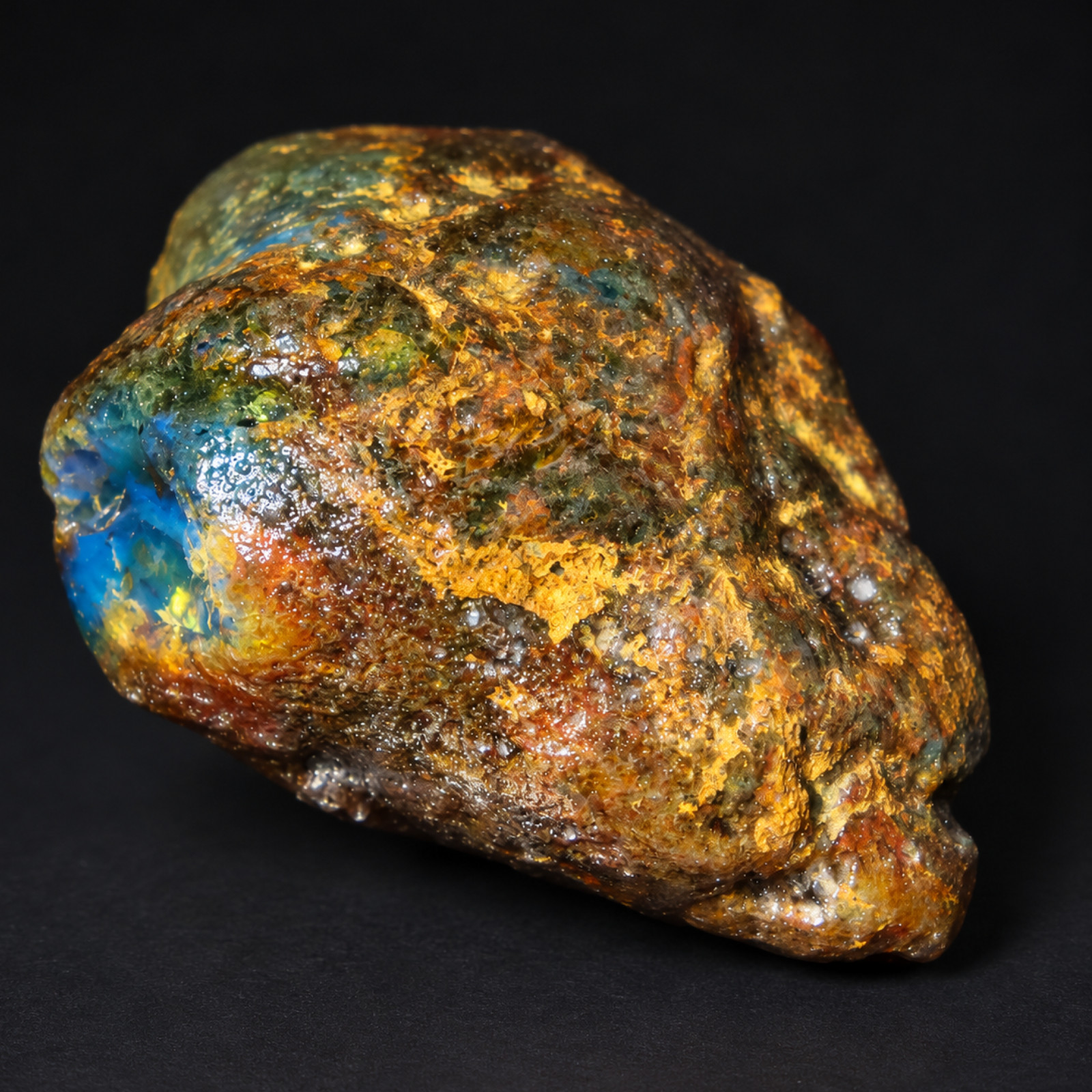 Real green blue rough specimen Dominican amber 26g