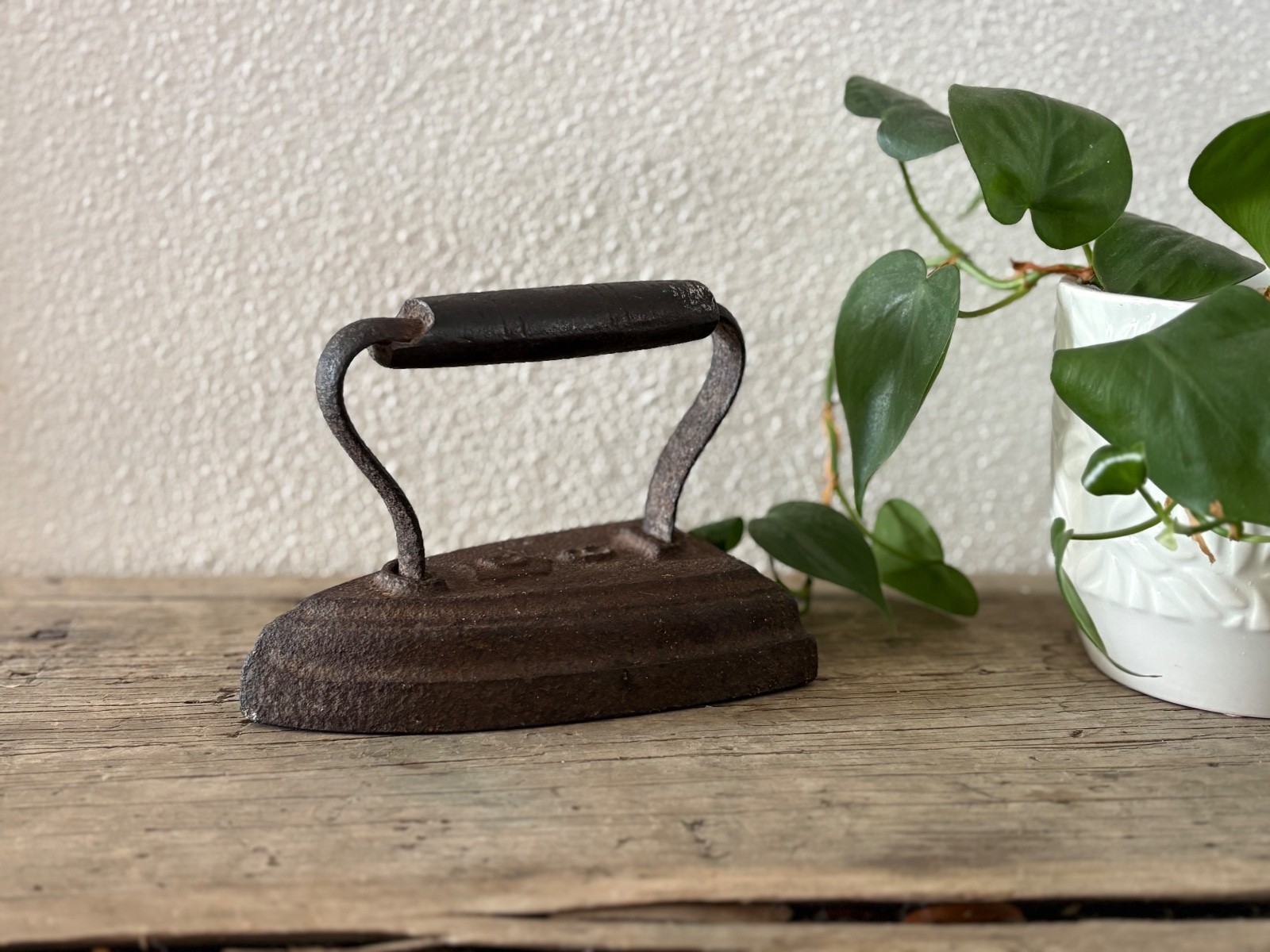 Antique 1800\'s solid cast iron Sad iron farmhouse decor paperweight doorstop