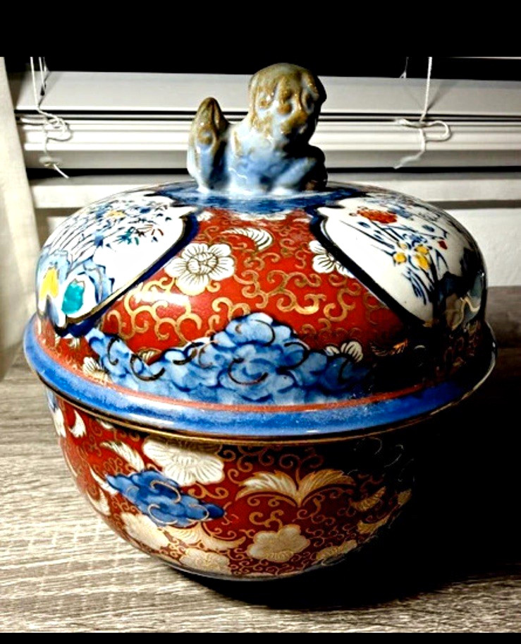 Rare Japanese Imari-style porcelain lidded bowl