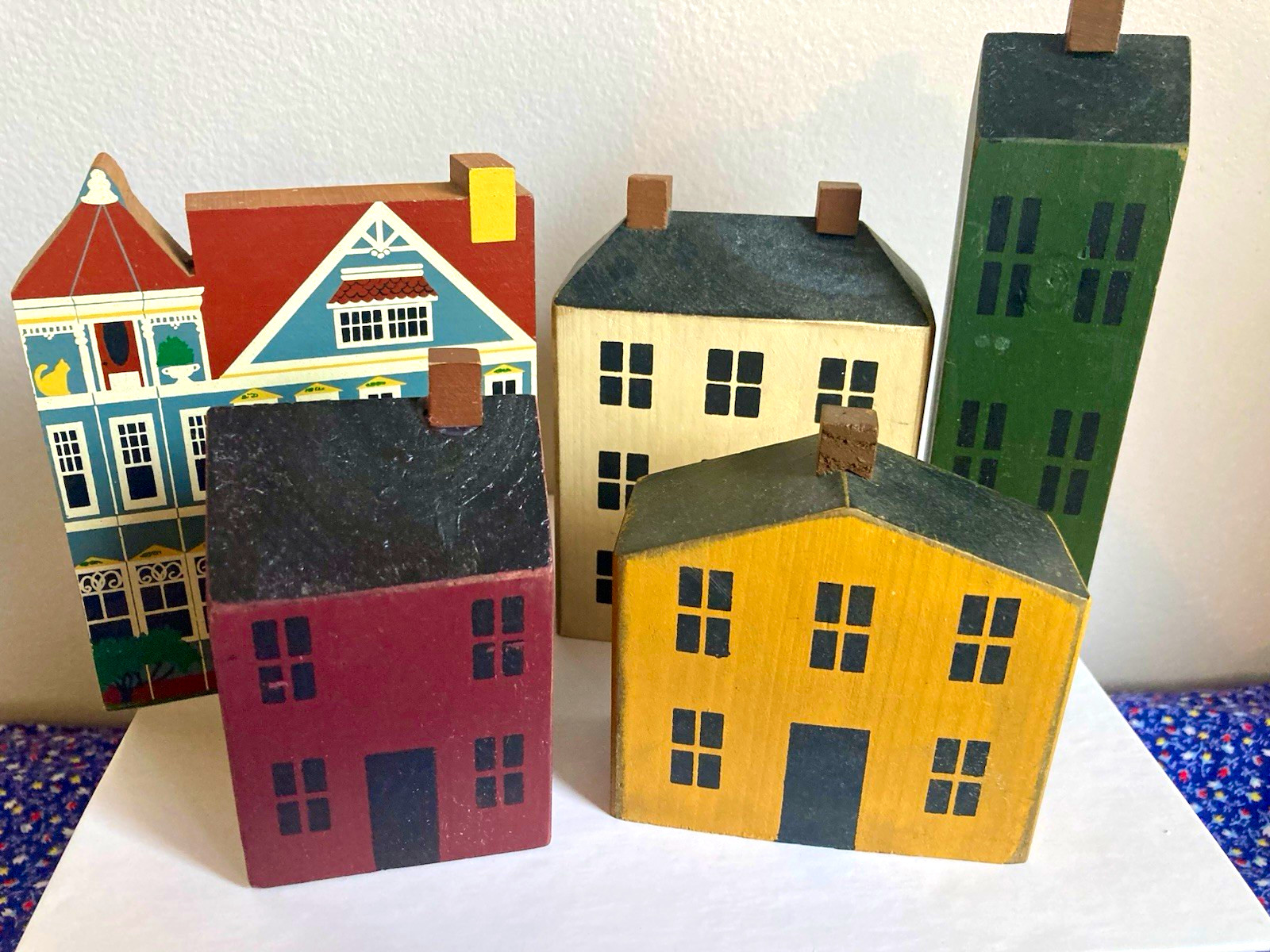 🏠Vintage 5pc Wooden Hand-Painted Village House Building Set, Cottagecore🏠