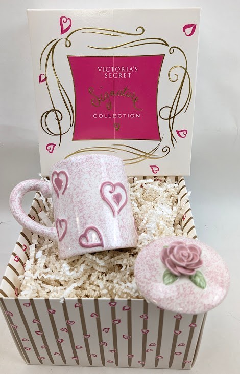 NIB Victoria’s Secret Signature Collection Speckled Hearts COFFEE MUG CUP W/ LID