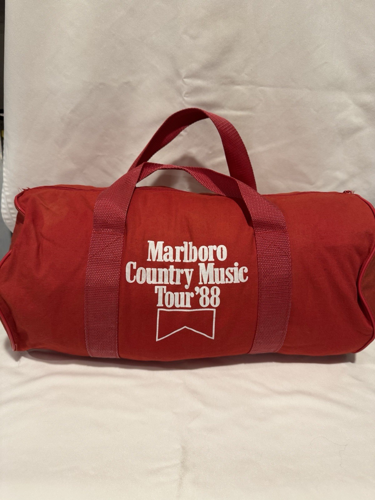 Vintage VTG Marlboro Country Music Tour \'88 1988 Red Duffel Bag Travel Carry On