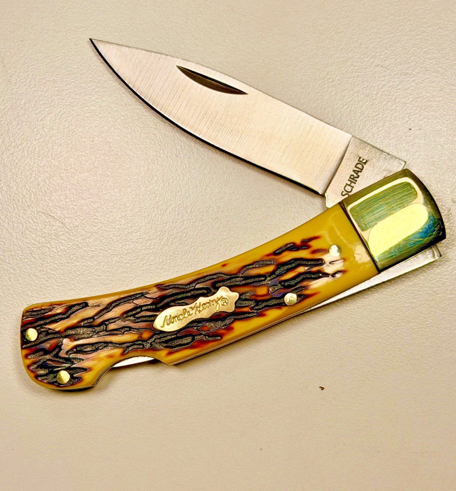 Vintage  SCHRADE  UNCLE  HENRY  --  3.75\