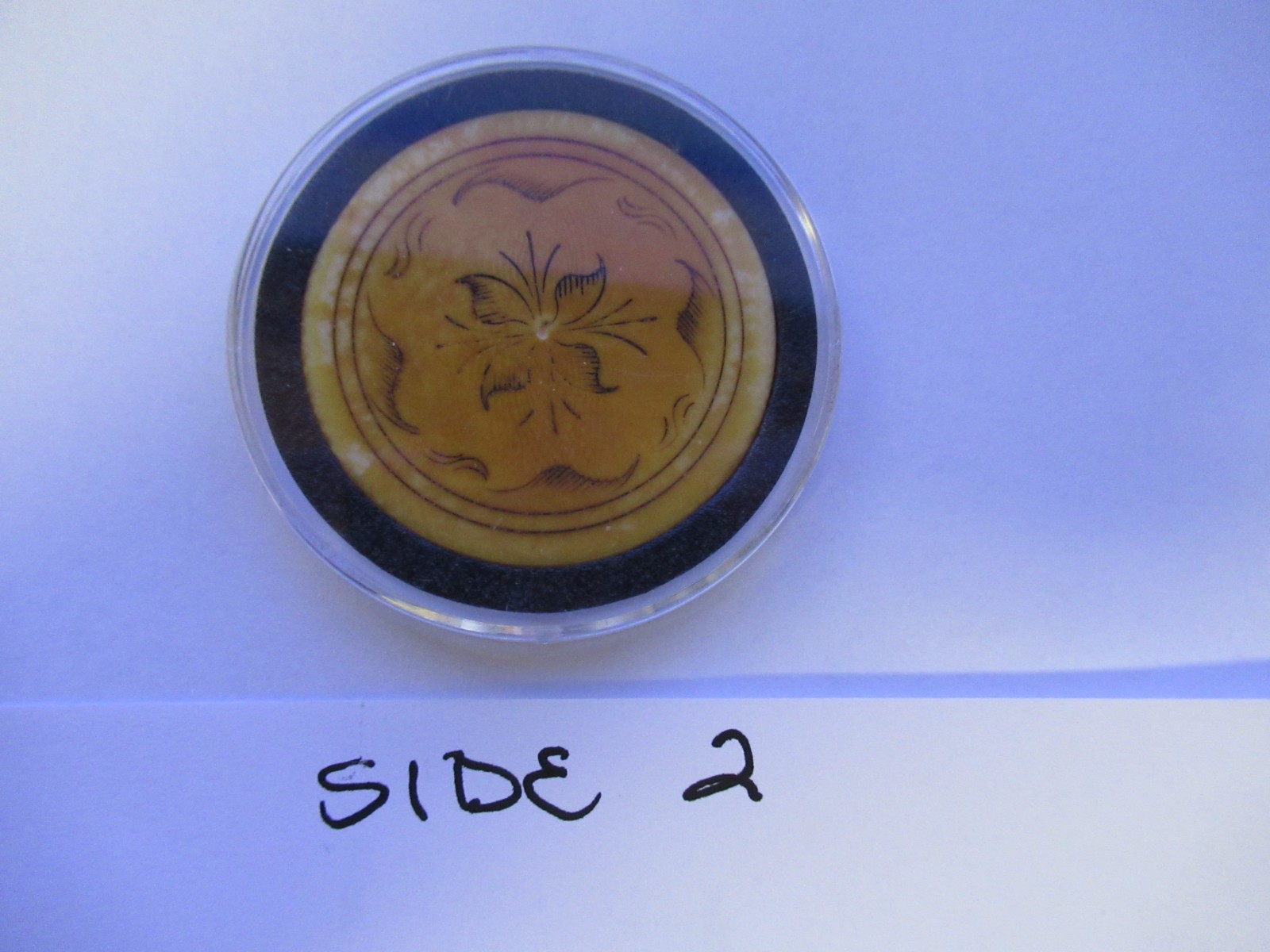 VINTAGE OLD WEST SCRIMSHAW FLOWER POKER CHIP * 