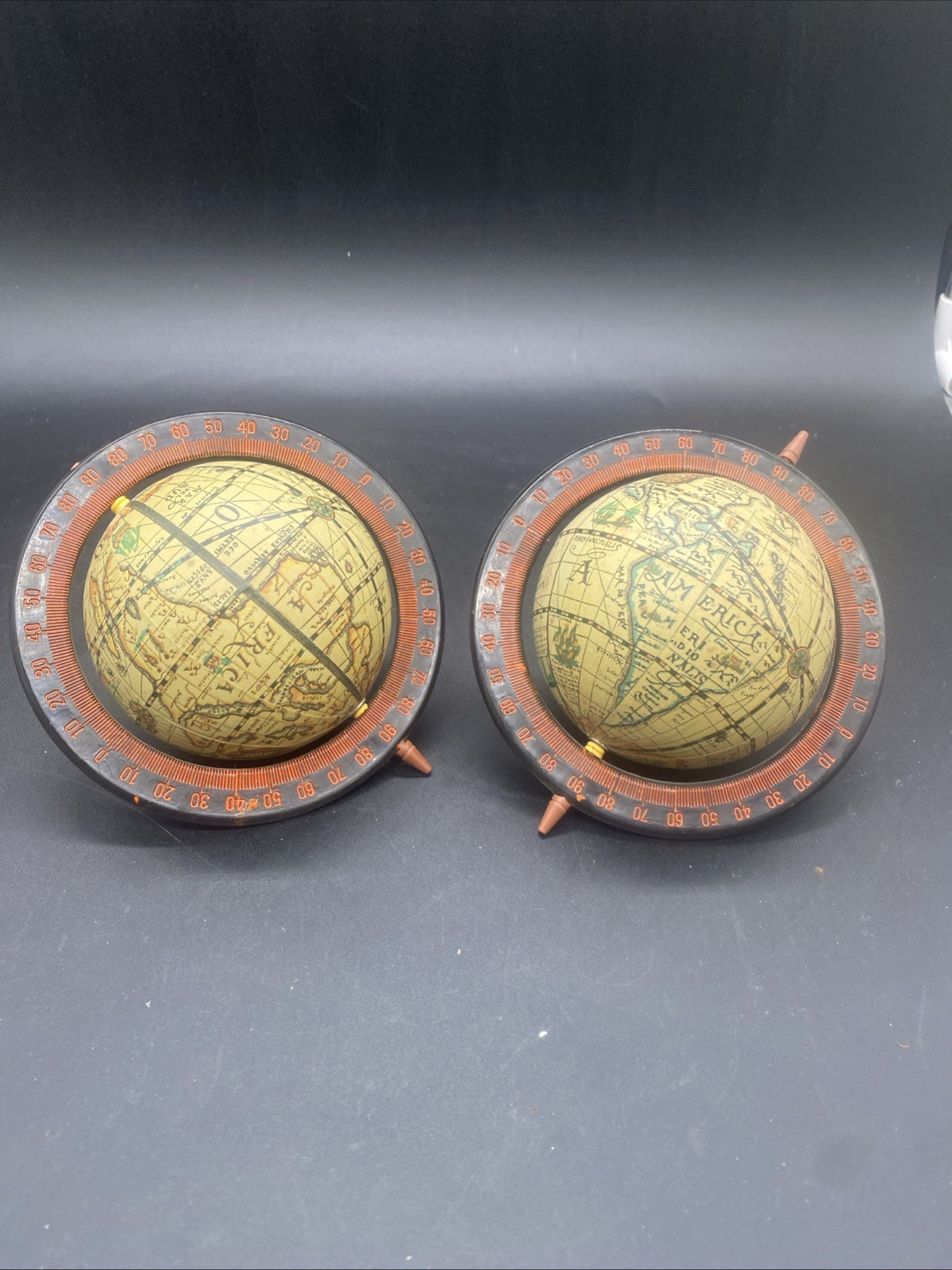 VTG Globe Wood Spinning Old Apex Made in Hong Kong