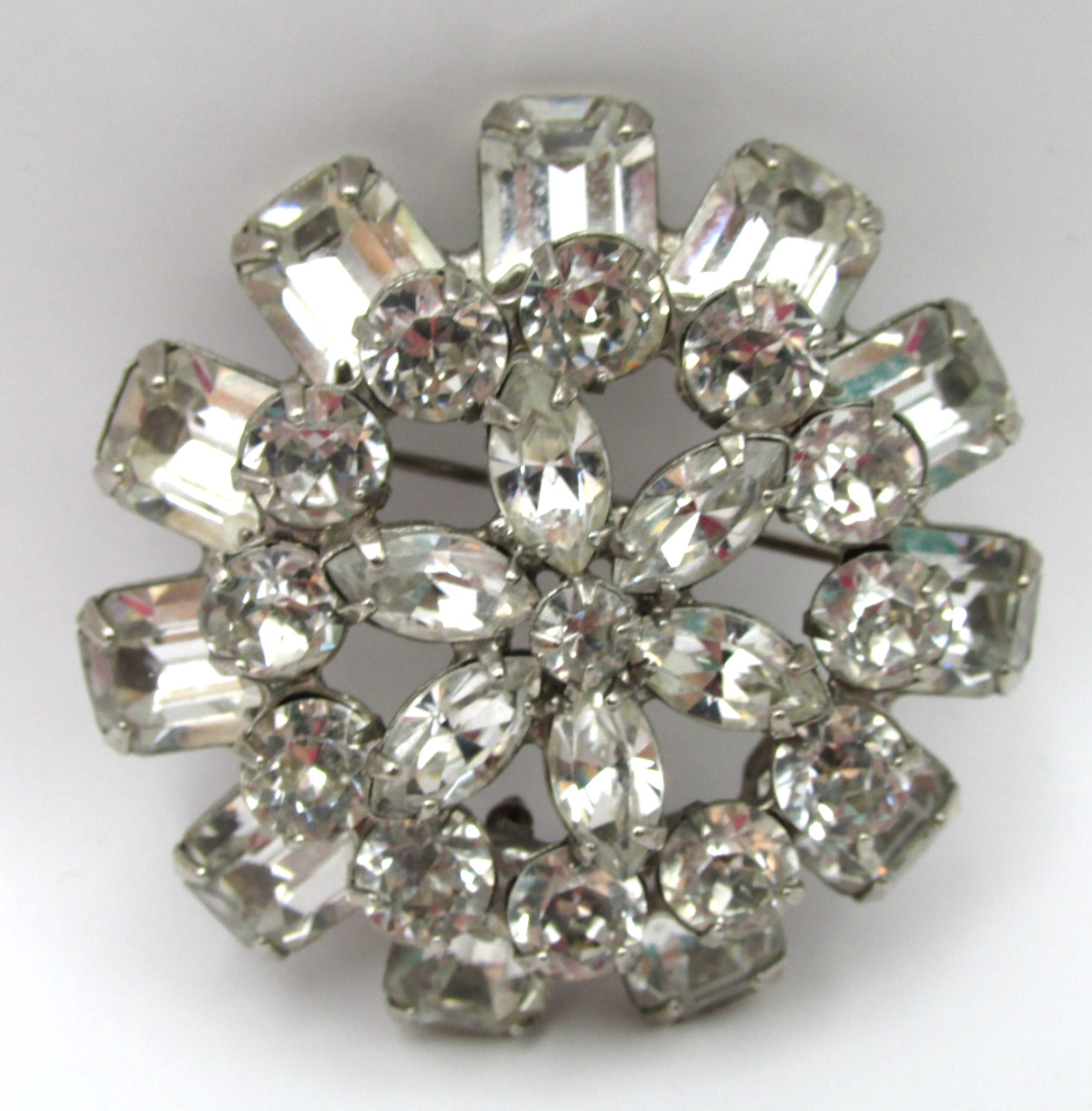 Vintage Weiss Clear Crystals Round Brooch Pin Costume Jewelry Signed 1 3/4”