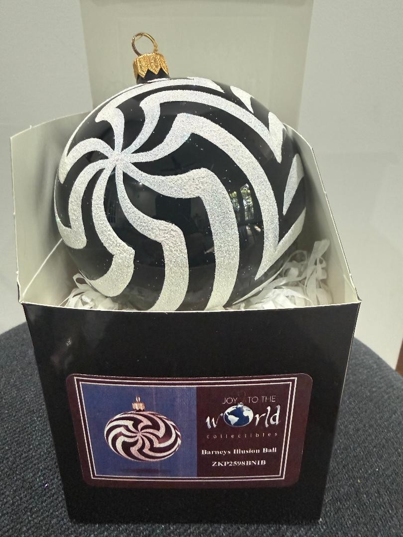 SO SO RARE  Barneys New York BW 100MM Ball Ornament.  NIB. 2015 SO COOL