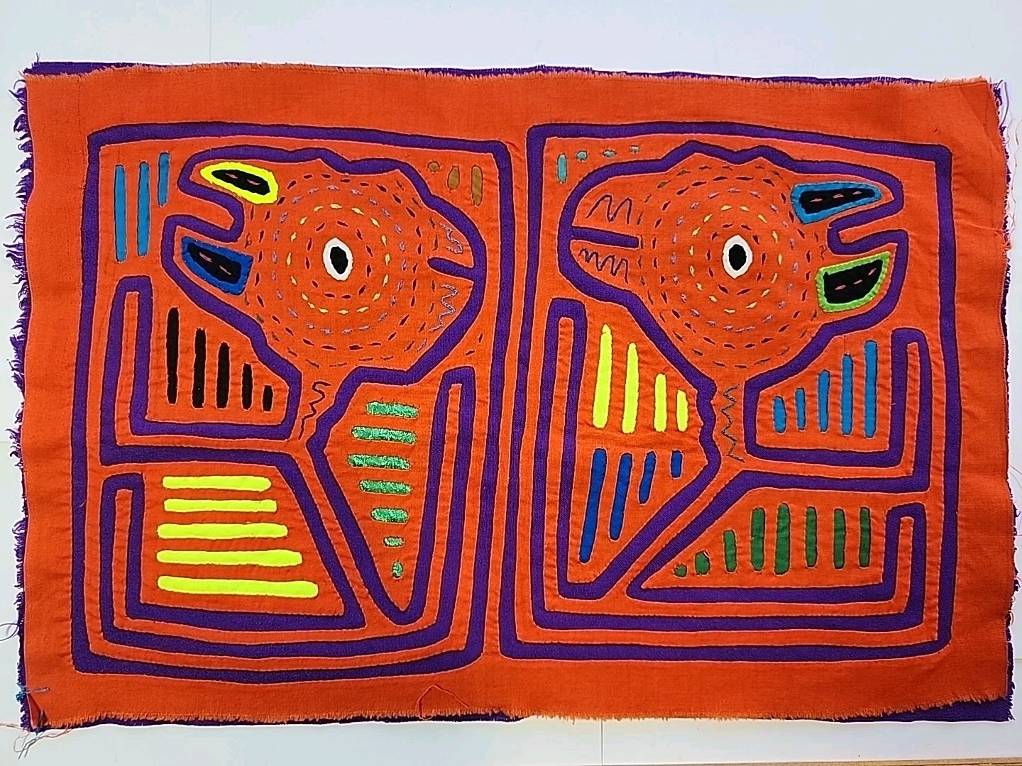 Panamanian Mola Kuna Panama Folk Art Textile 10.5 x 16 - Abstract - Handsewn
